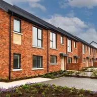 Tús Áite: Polaitíocht an Lae