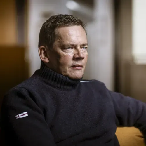 Akademia: Vald og rættur