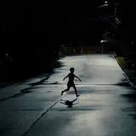 Es Cine: 'Weapons', 'Karate Kid', cambios de cuerpo, una quiniela mortal y los Futbolísimos