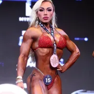 Cynthia Garnelo - Fisicoculturista