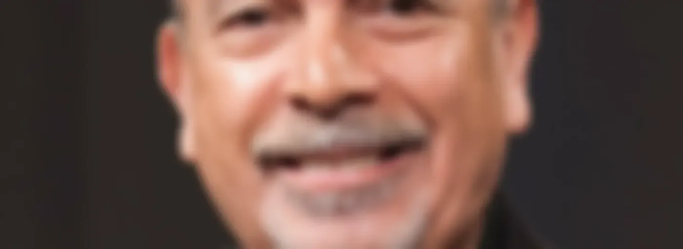 MIENTRAS EL MUNDO GIRA