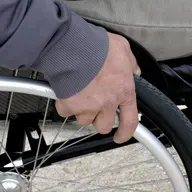 Medicamento brasileiro que devolve mobilidade a tetraplégicos pode ser liberado daqui a três anos, diz pesquisadora