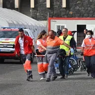 Carreteras Secundarias | ‘Equipo patera’: así trabajan los médicos del hospital de El Hierro cuando llega un cayuco