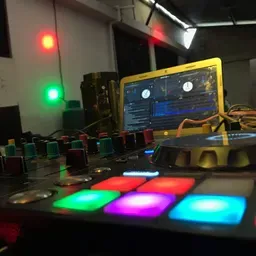 DJ 