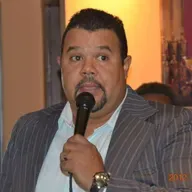 Juan Noboa desde Providence destaca en Poder 102.1 FM el compromiso del Gobierno dominicano con la diáspora para facilitar acceso a viviendas en RD