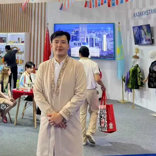 Ruslan the “Panda hero”: Hainan’s global storyteller