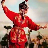 人生如股，从《主角》看老登股的长期主义策略哲学