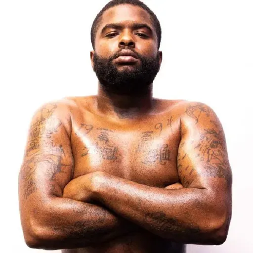 RAY MASSEY HAS AN INTUITIVE BUILD/w Pro Boxer Macro"ManDown"Hall Jr.