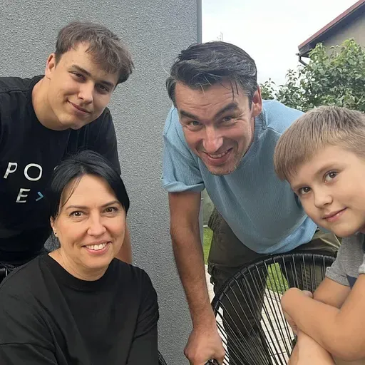 Ģimenes labbūtība ir svarīgāka par karjeru. Ciemos pie Inese Mičules un Kārļa Freimaņa