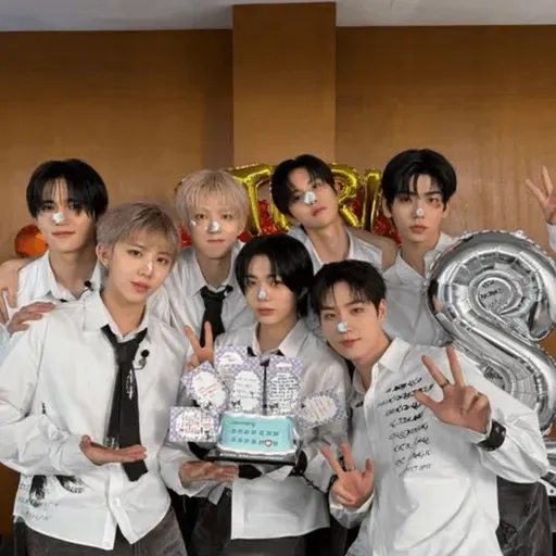 8TURN Concludes 'BRUISE (Embers)' Comeback on Third Anniversary