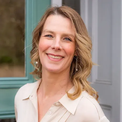 The Pain Portal to Prosperity: How Lara Waldman Transforms Money Blocks into Abundance