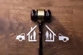 E135 Testamentos y Divorcios