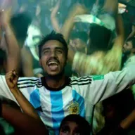Fútbol, amor y criquet 