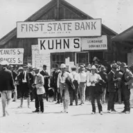 S8 Ep745: Preview for Later Today Elizabeth Peek. Elizabeth Peek examines political anxiety surrounding artificial intelligence and potential job losses. She suggests that restrictive regulations in blue states could inadvertently drive business and critical data c