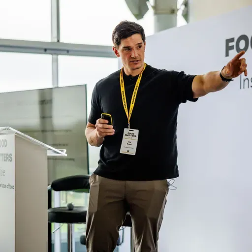 595: Sports nutrition and functional ingredients - what the science says