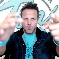 Audio Update: Love life, New TV Series gig : Scarpetta, tour...