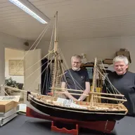 Við Tórði á túri á Tvøroyrar Skjalasavni