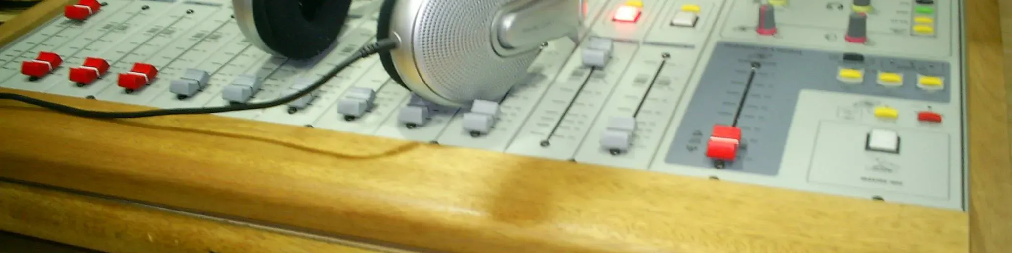 ACAUÃ FM 104.9 FM - O VOO LIVRE DO SUCESSO