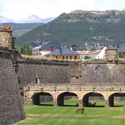 Jaca repiensa su modelo turístico tras una temporada histórica