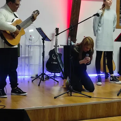 Episode 11: Eva Quiros Aunque quiera dejar de adorarte no puedo