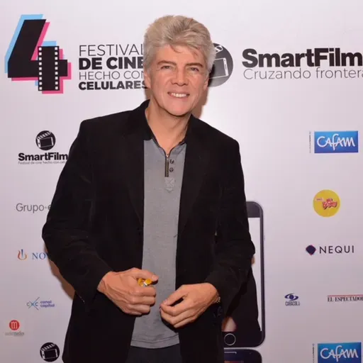 La Entrevista Hoy Con El Cineasta Y Actor Víctor Hugo Ruiz.mp3