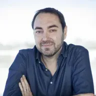 CLUB DE LECTURA T19C015 Nando López hace historia de la literatura española (21/12/2025)