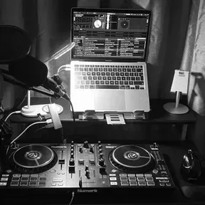 LADY KLASSIQUE (THE HINTS IN THE NAME)