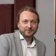 #89 Češi bohatnou, ale neutrácejí, říká Hradil