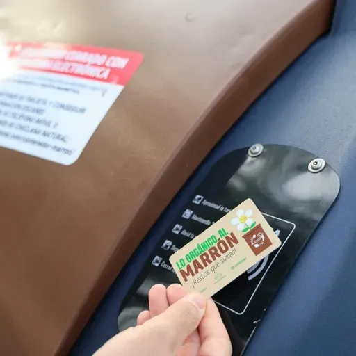 Chiclana comienza el proceso de implantación del contenedor marrón