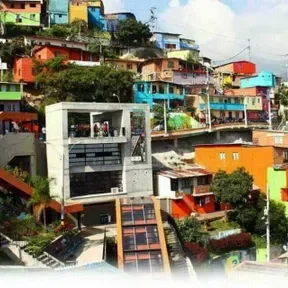 la 13 fm