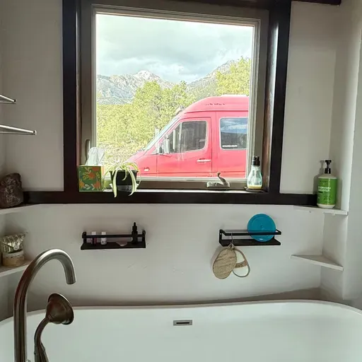 719 - AROMA 10 (Revolutionary Bath)