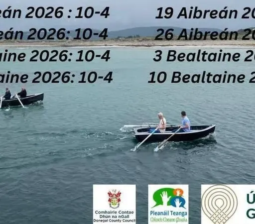 Pacáiste ó chúrsa le curacha a chóiriú in Ionad Pobail Mhachaire Rabhartaigh.