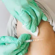 В Латвии вспышка дифтерии. Насколько это опасно?