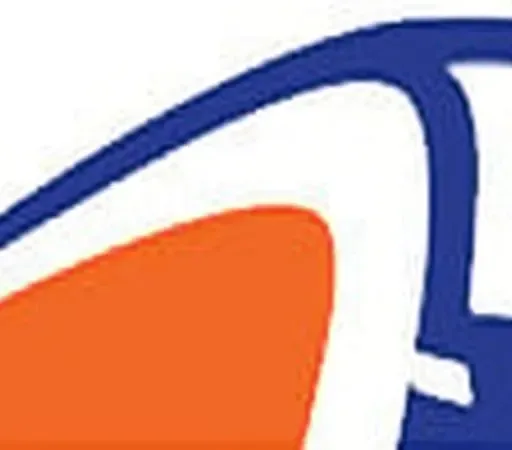 James Anthony Mac Fhionnghaile ó chomhlacht bus John McGinley.