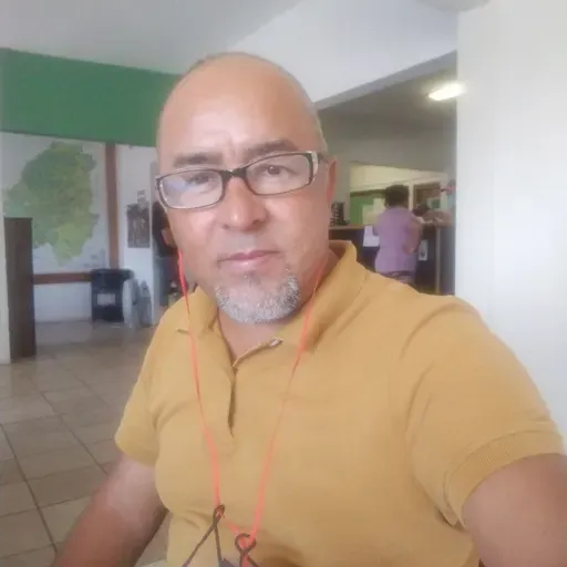 Episodio 10 - Hablemos sobre el programa "Jóvenes Construyendo el Futuro"La Charla" con Alan Pallares