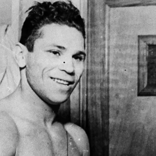 Llega el Mono Gatica y se conmueve la ciudad