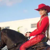 Shakira manda más a Piké, paga papito! 