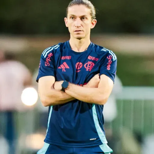 Sobre a renovação de Felipe Luís