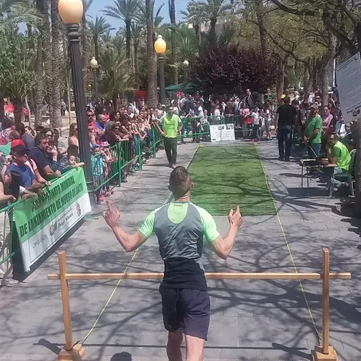 El 12 de abril vuelve la fiesta al Hort de la Cuerna con el Campeonato Mundial de Lanzamiento de hueso de dátil