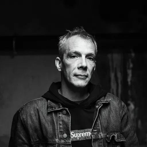 Nuno Cardoso (parte 1): “Os homens hediondos têm uma profunda insegurança, solidão, raiva e ódio. E têm uma capacidade imensa de se iludir ao espelho de que têm razão e que são boas pessoas”