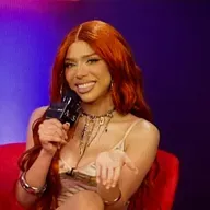 Yeri Mua -Presenta nuevo disco "De Chava" Entrevista en Miami
