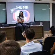 Conversa com a Redação: Mariana Spinelli na PUC Minas
