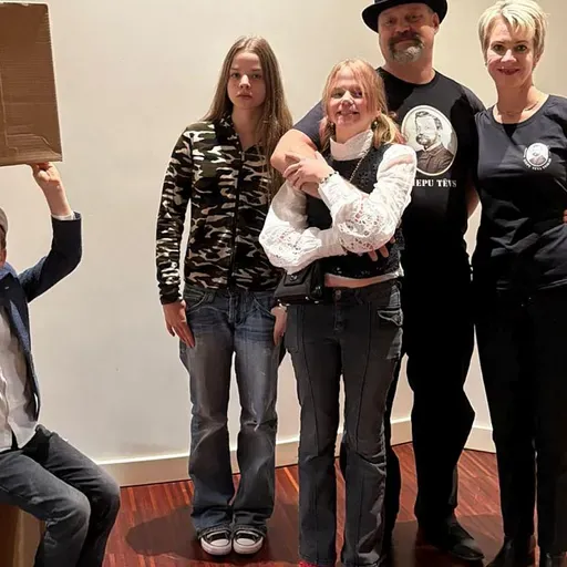 Četru bērnu vecāku bagātā pieredze un izaicinājumi. Stāsta Evija un Varis Siliņi