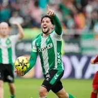 Fornals se viste de superhéroe y lleva al Betis a la quinta plaza