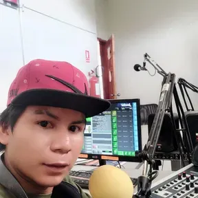 RADIO ÉXITOS Y MÁS