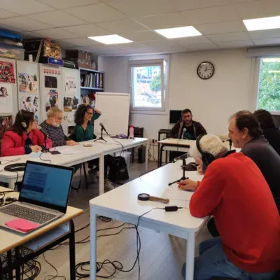 T6 E16 Medios comunitarios y creación de redes