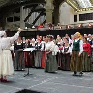 Vai zini, kad Latvijas karogs iztēlē plīvoja virs Orsē muzeja Parīzē?