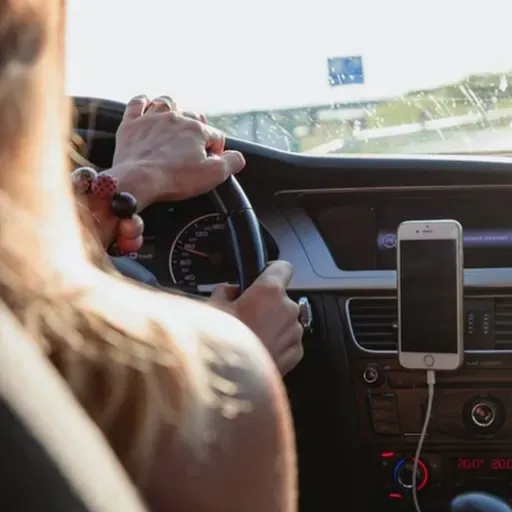 Mobilidade feminina: mulheres desafiam estigmas ao volante no transporte de passageiros