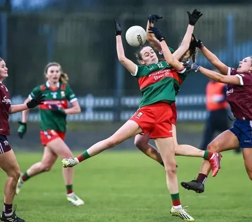 Síofra Ní Scanláin, imreoir peile na Gaillimhe.