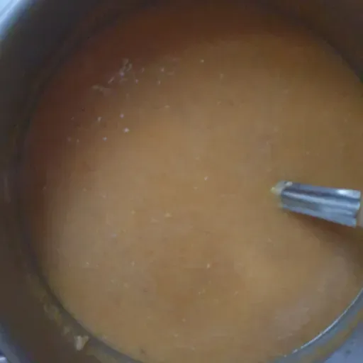 شوربة عدس بالشعيرية